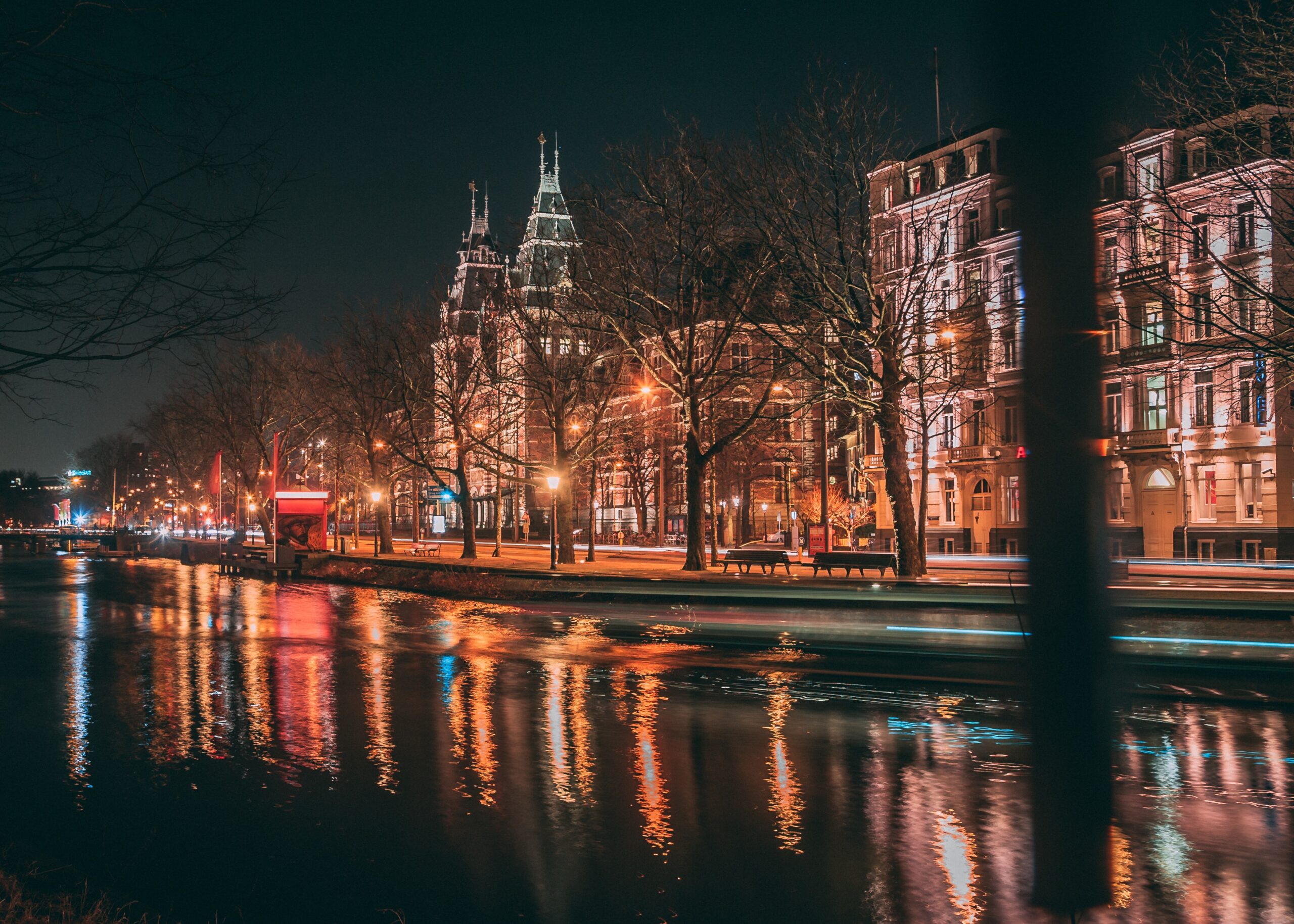 Amsterdam Light Festival: Een Betoverende Verlichte Reis door de Grachten